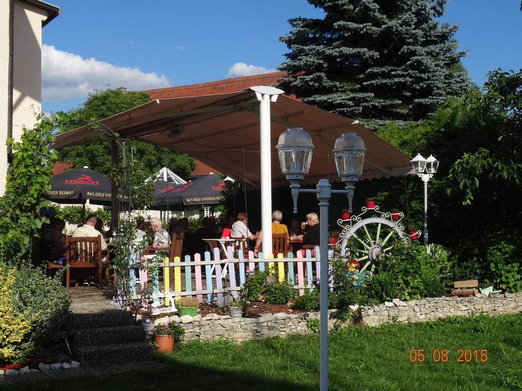 Hotel 4 Jahreszeiten Mit Restaurant Albstadt Esterno foto