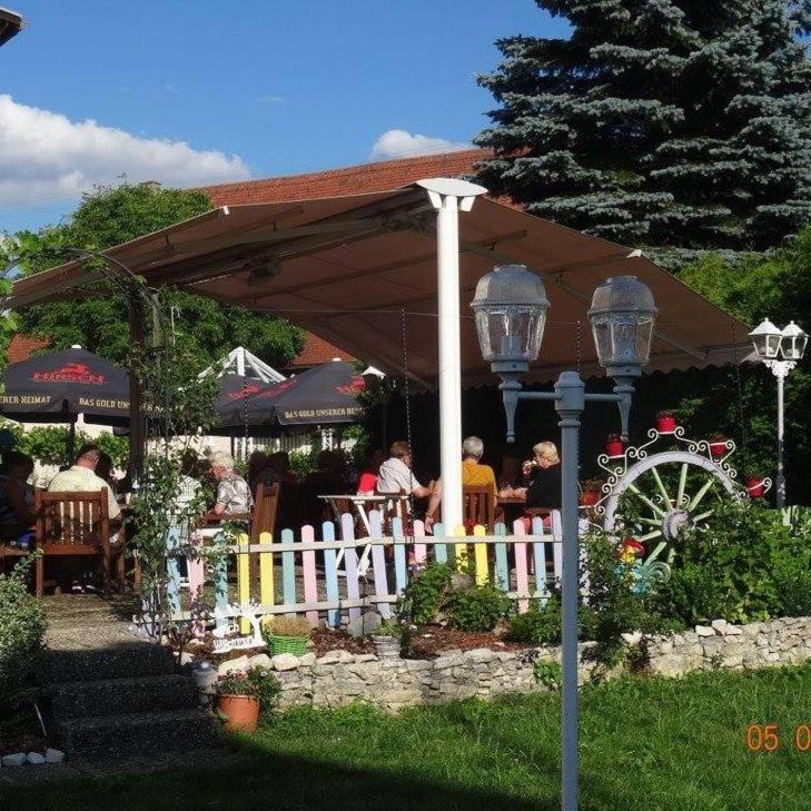 Hotel 4 Jahreszeiten Mit Restaurant Albstadt Esterno foto