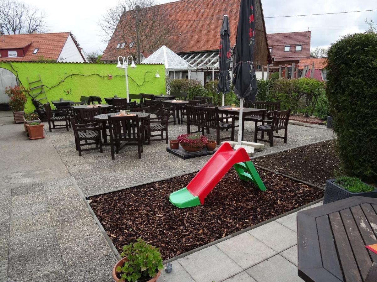 Hotel 4 Jahreszeiten Mit Restaurant Albstadt Esterno foto